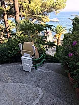 BESPOKE INFINITY DIŞ MEKAN MERDİVEN ASANSÖRÜ